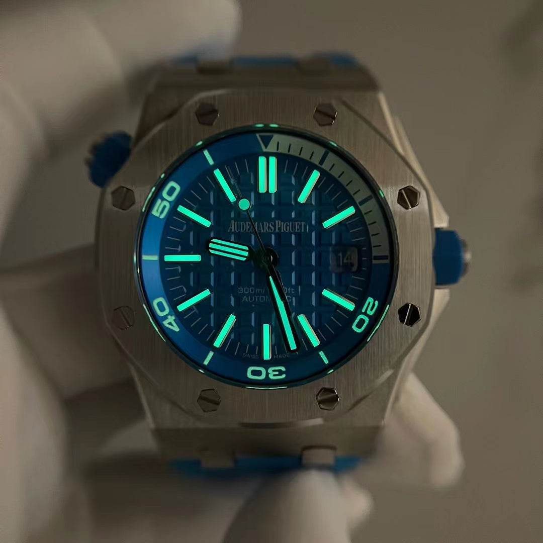 APW Royal Oak offshore diver (Sky blue dial)