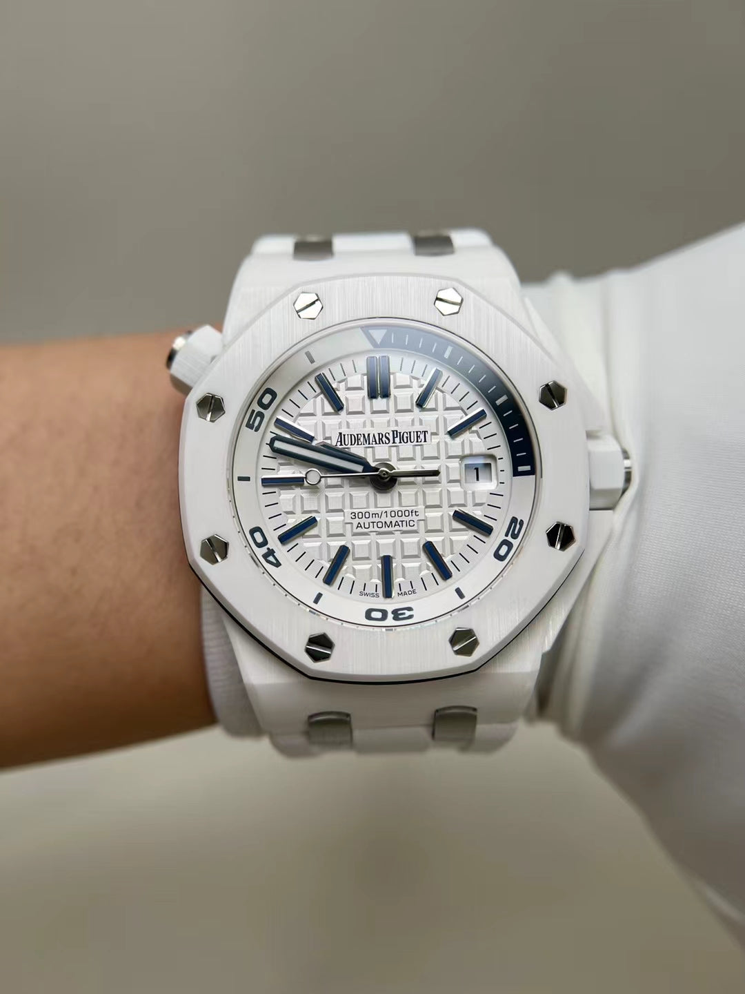 APW Royal Oak Offshore Diver (White Ceramic)
