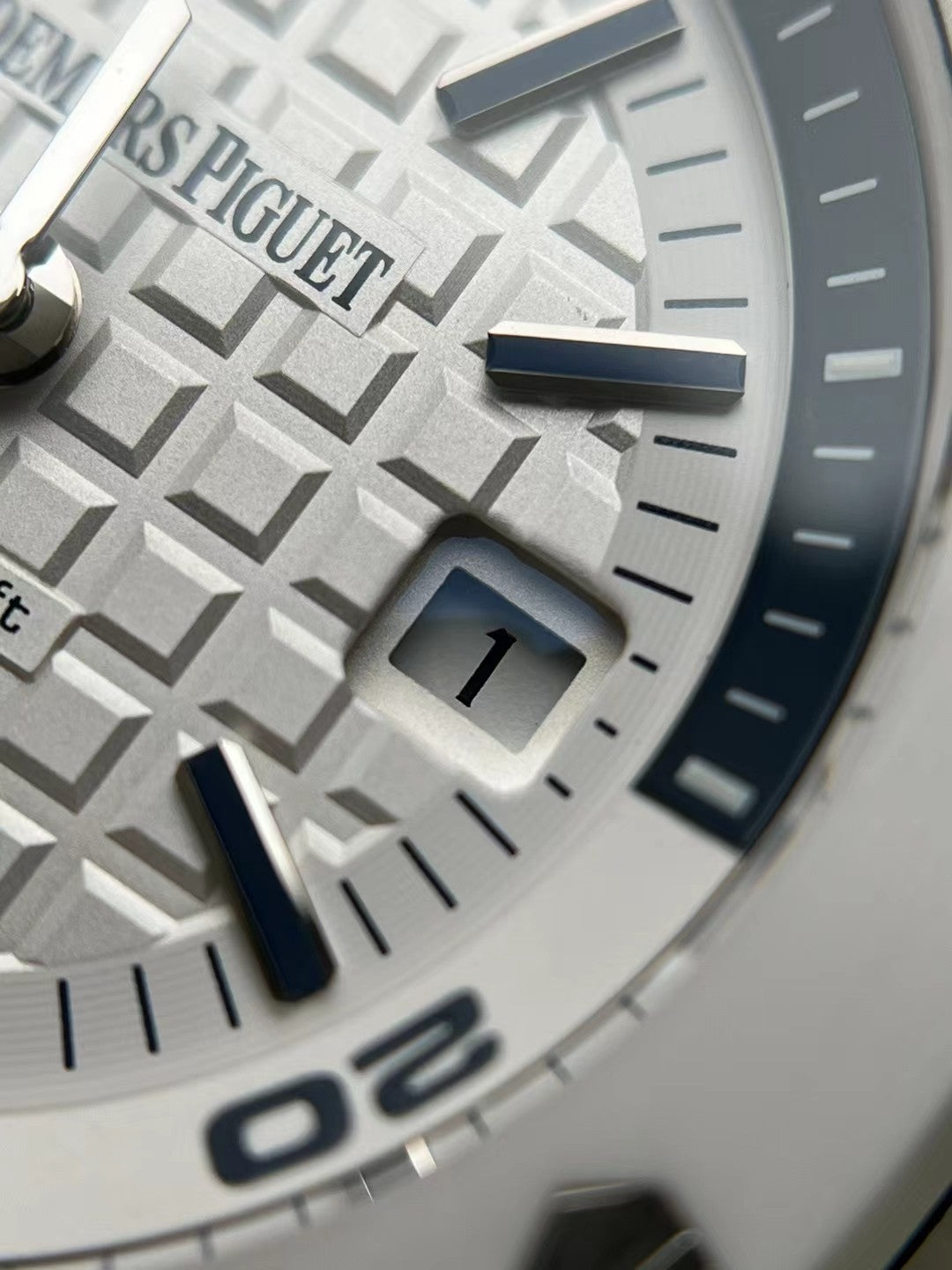 APW Royal Oak Offshore Diver (White Ceramic)