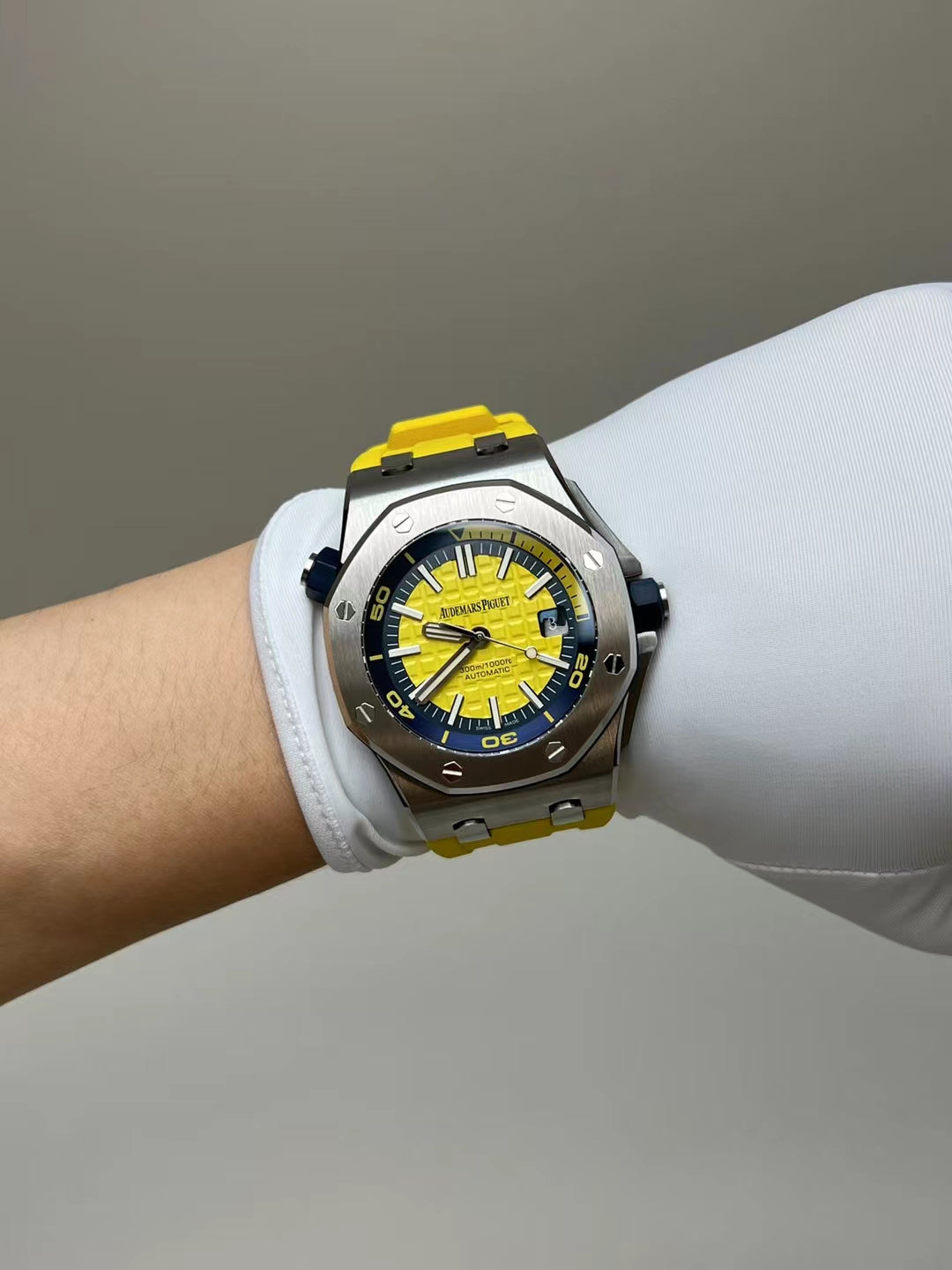 APW Royal Oak Offshore Diver (Bright yellow Dial)
