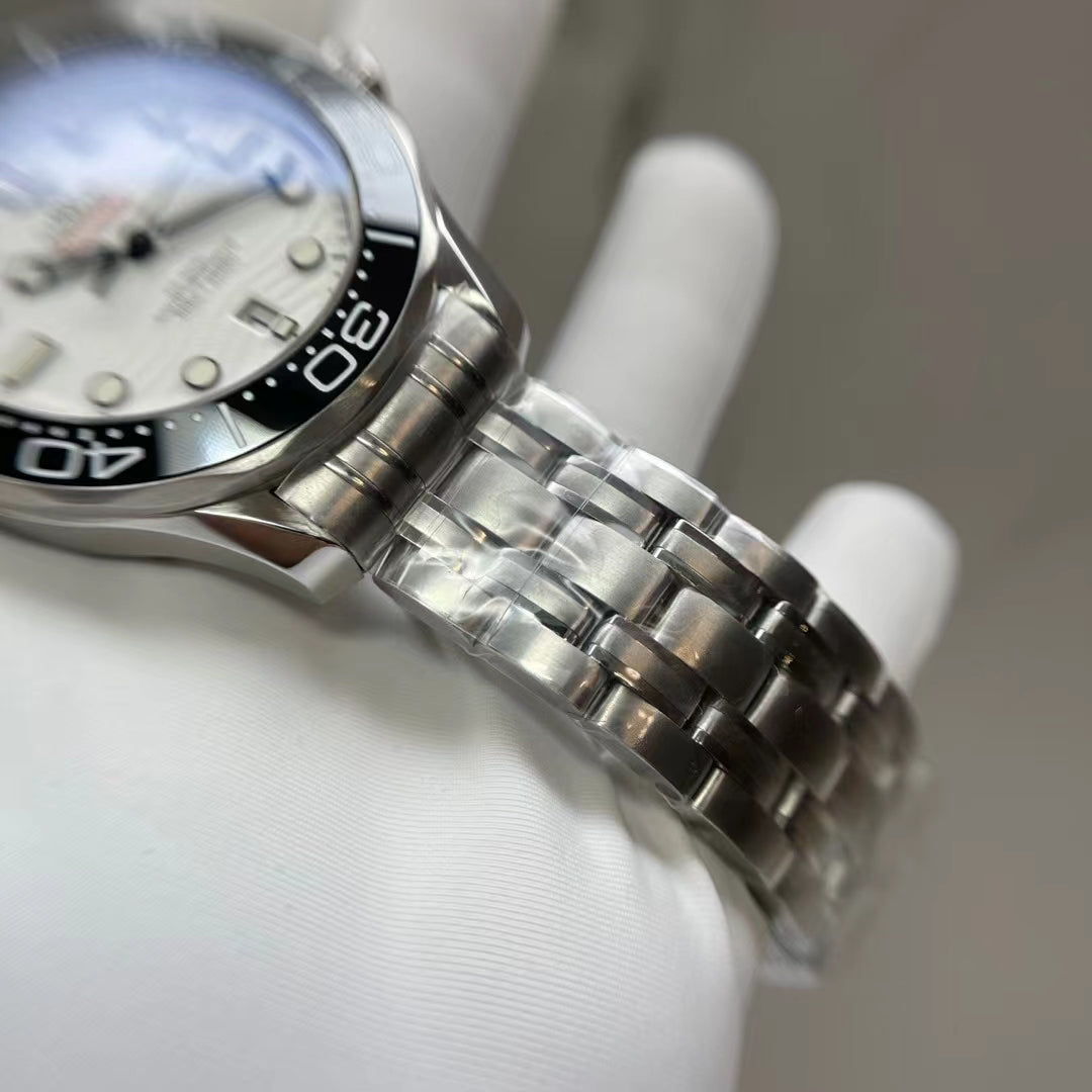 OMG Seamaster Professional Diver (white and black dial)