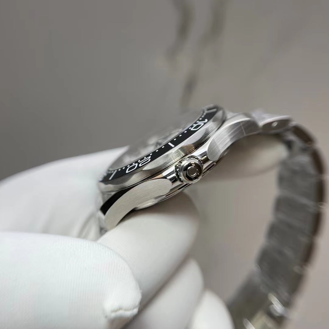 OMG Seamaster Professional Diver (white and black dial)