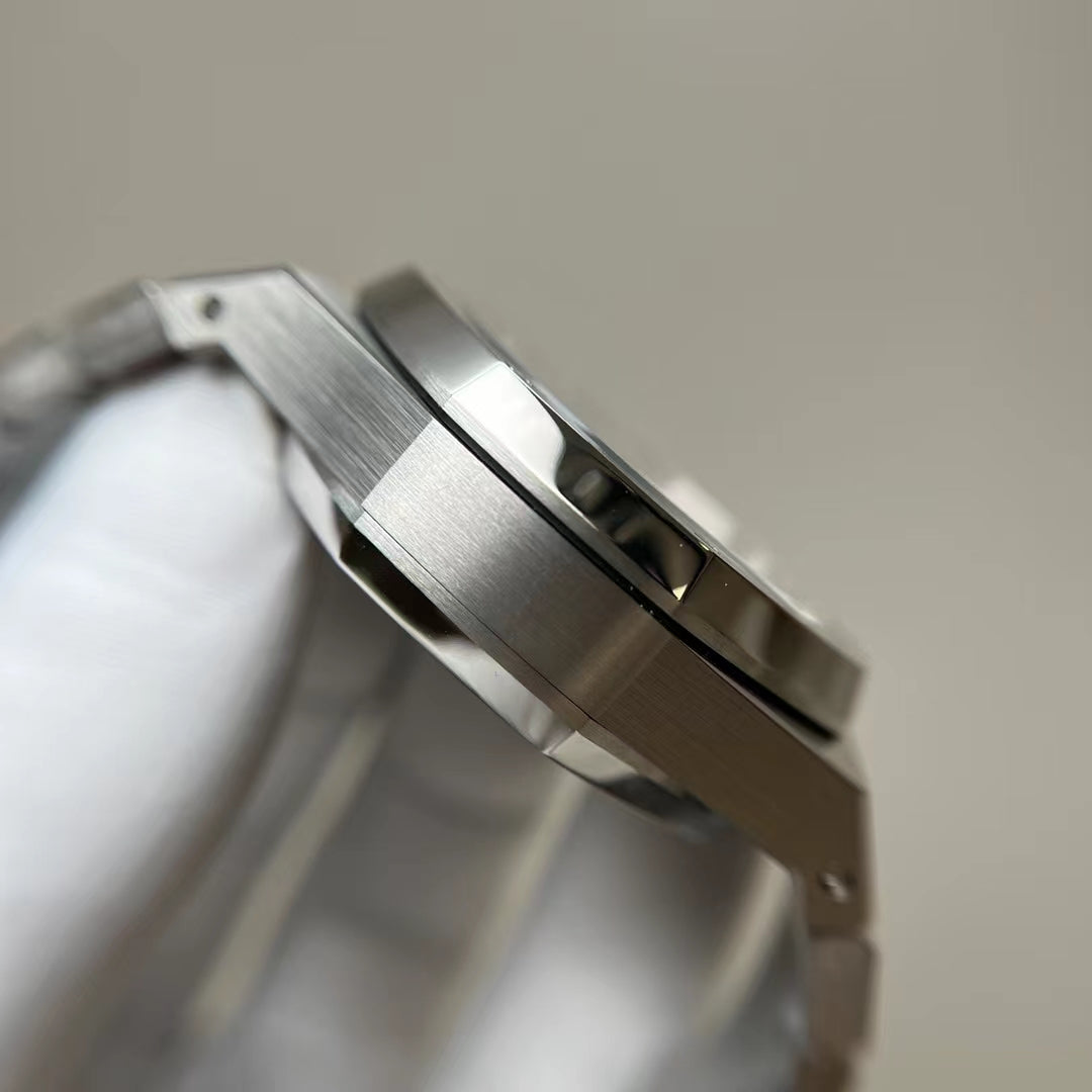 APW Royal Oak Chronograph (Panda Dial)
