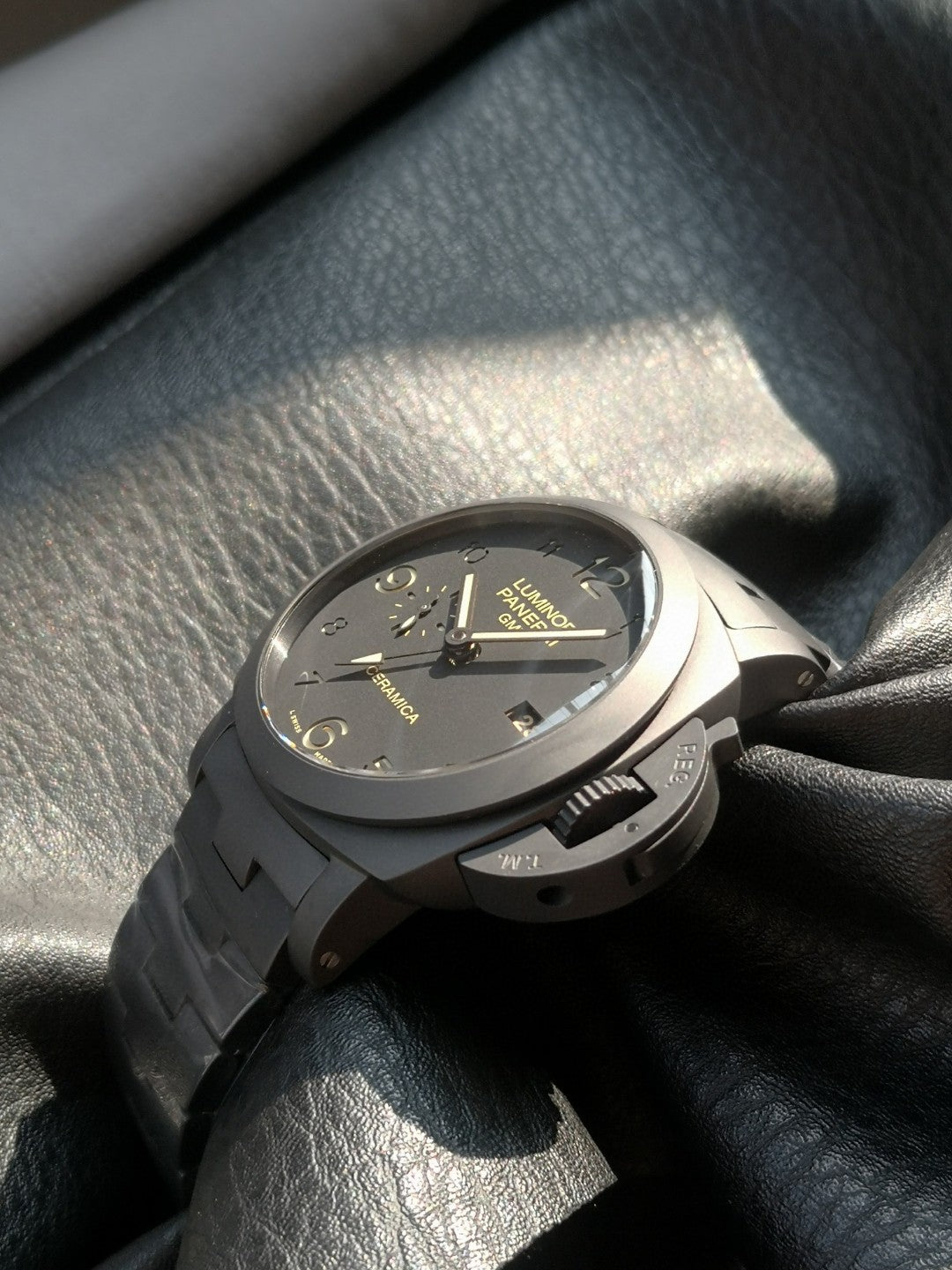 PNR Luminor GMT Ceramica
