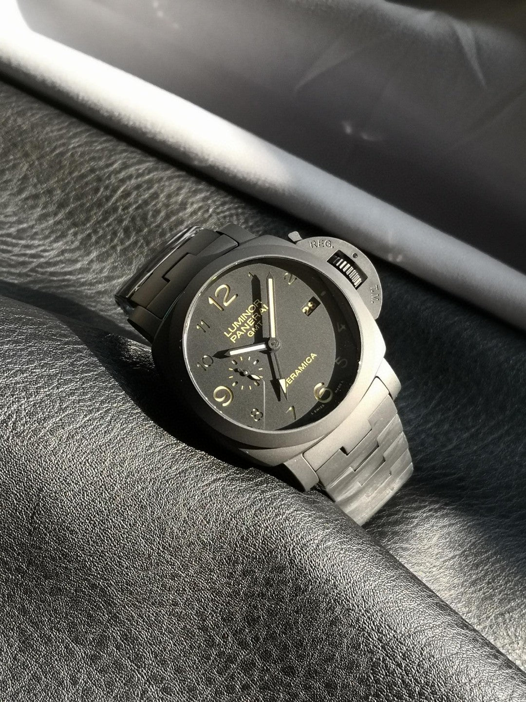 PNR Luminor GMT Ceramica