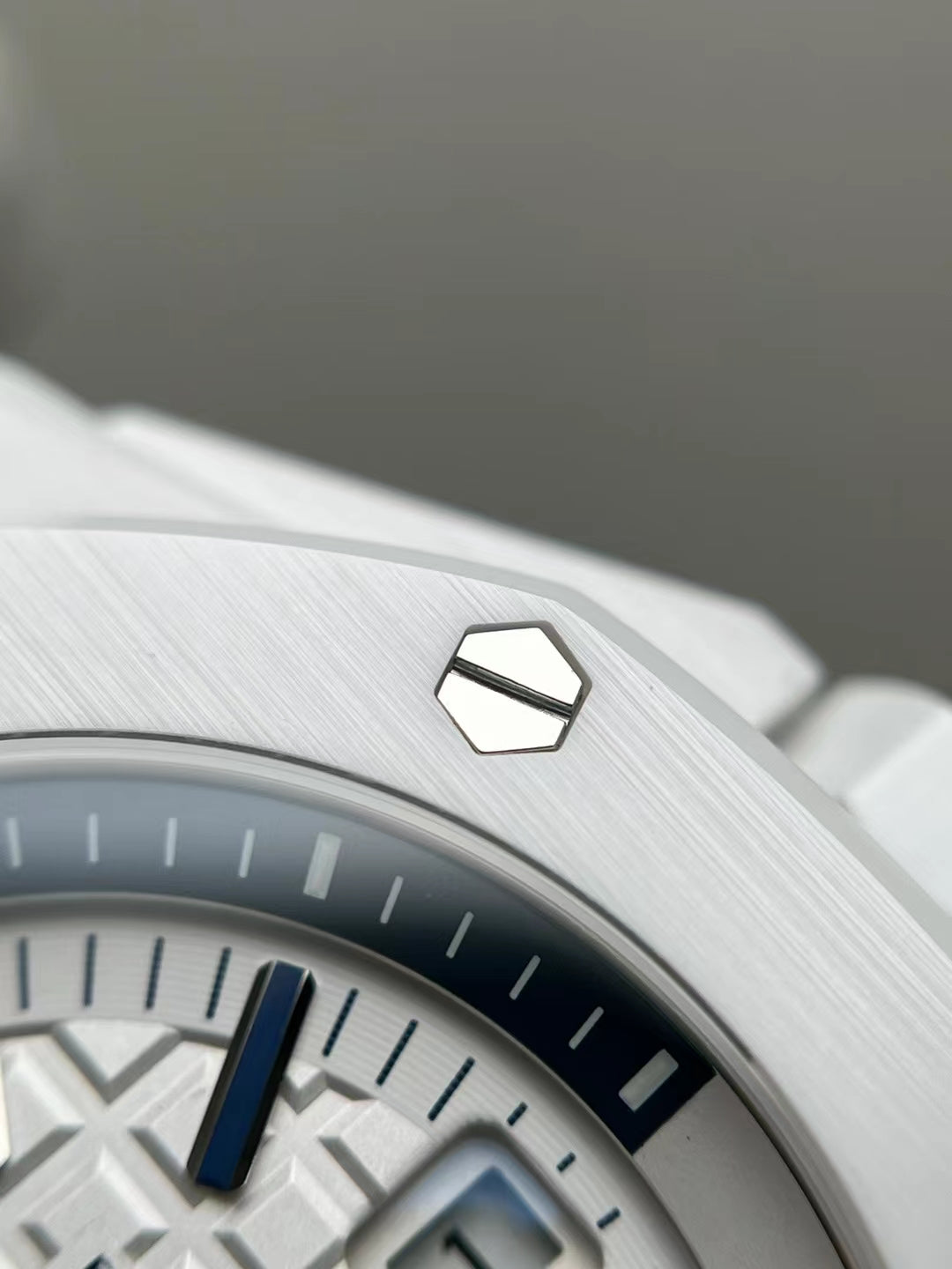 APW Royal Oak Offshore Diver (White Ceramic)