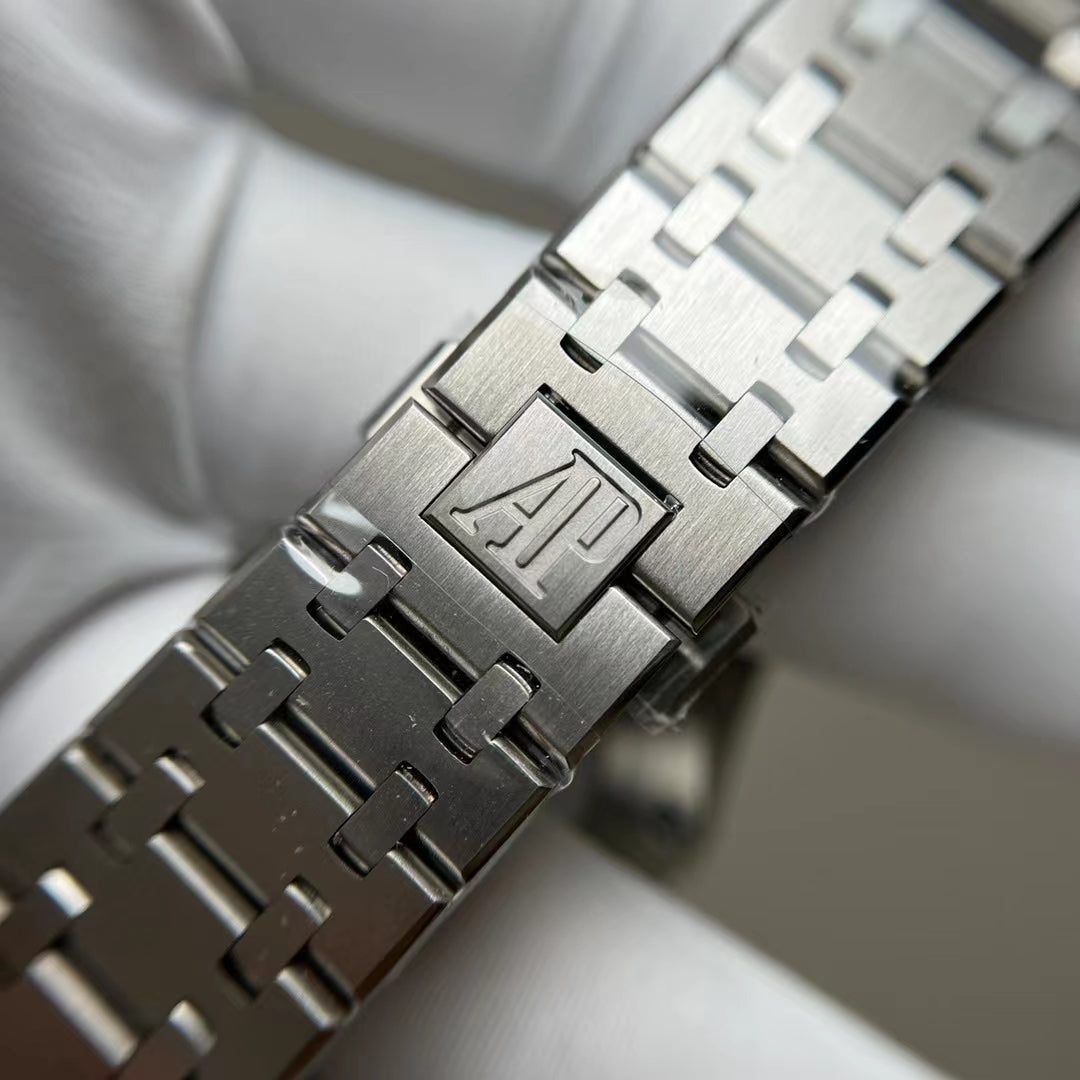 APW Royal Oak Chronograph (Panda Dial)